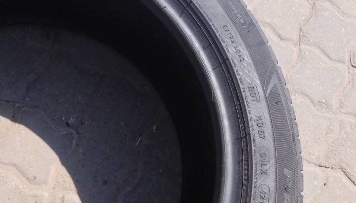 245/45/18×2