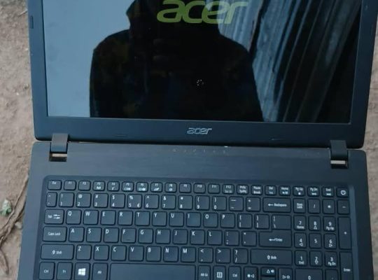 Acer ordinateur portable SUPER propre