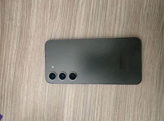 Samsung S23