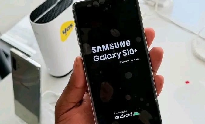 SAMSUNG GALAXY S10+
