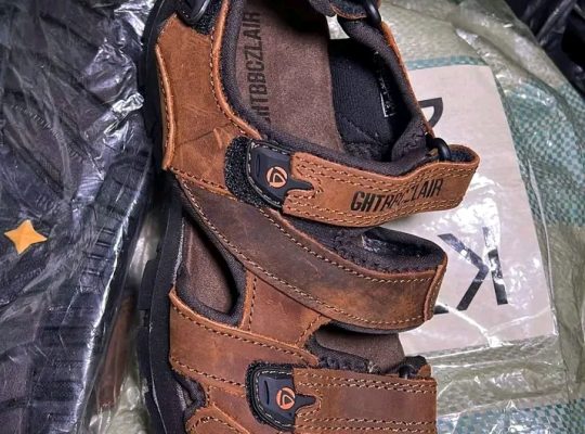 Sandales pour homme d’origine