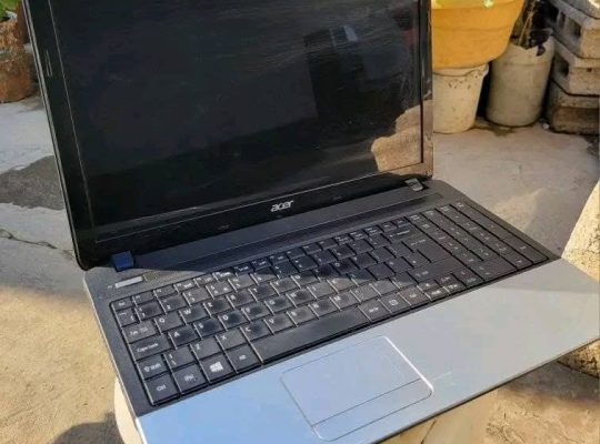 Acer Core i5, AMD
