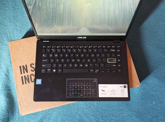 Asus VivoBook Intel