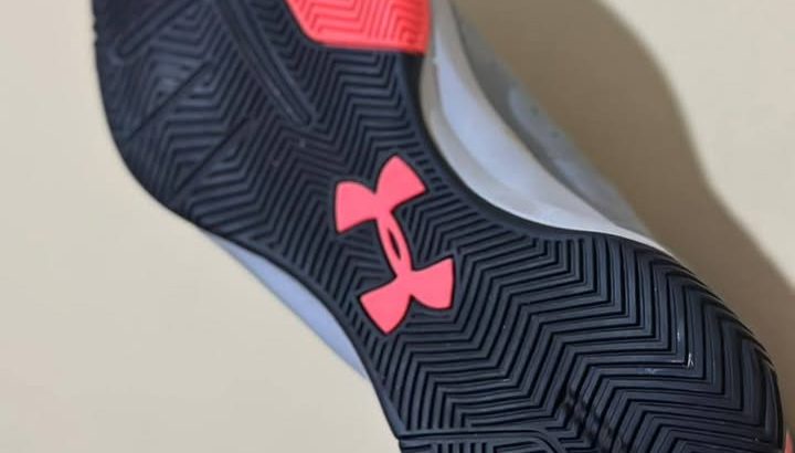UNDER ARMOUR