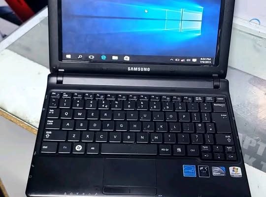 Samsung mini Laptop