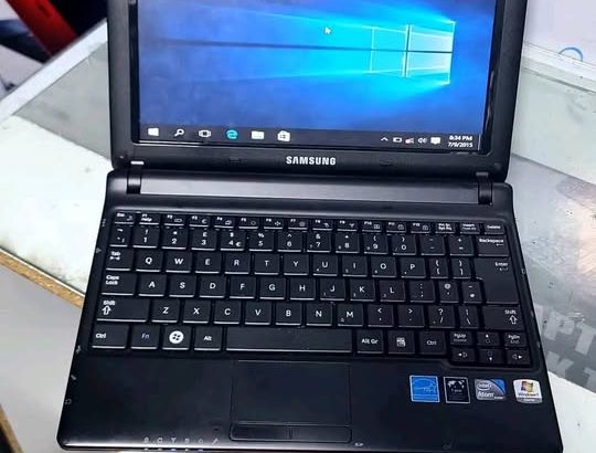 Samsung mini Laptop