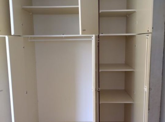 Armoire murale, beige