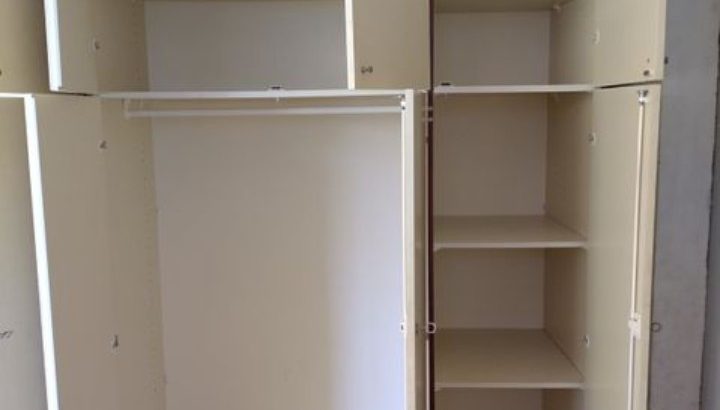 Armoire murale, beige